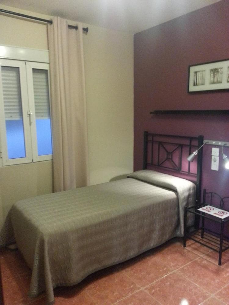 Hostal Jentoft Σεβίλλη Εξωτερικό φωτογραφία