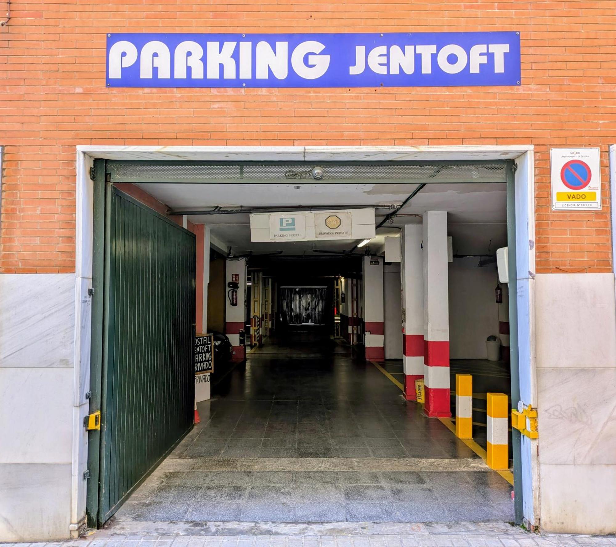 Hostal Jentoft Σεβίλλη Εξωτερικό φωτογραφία