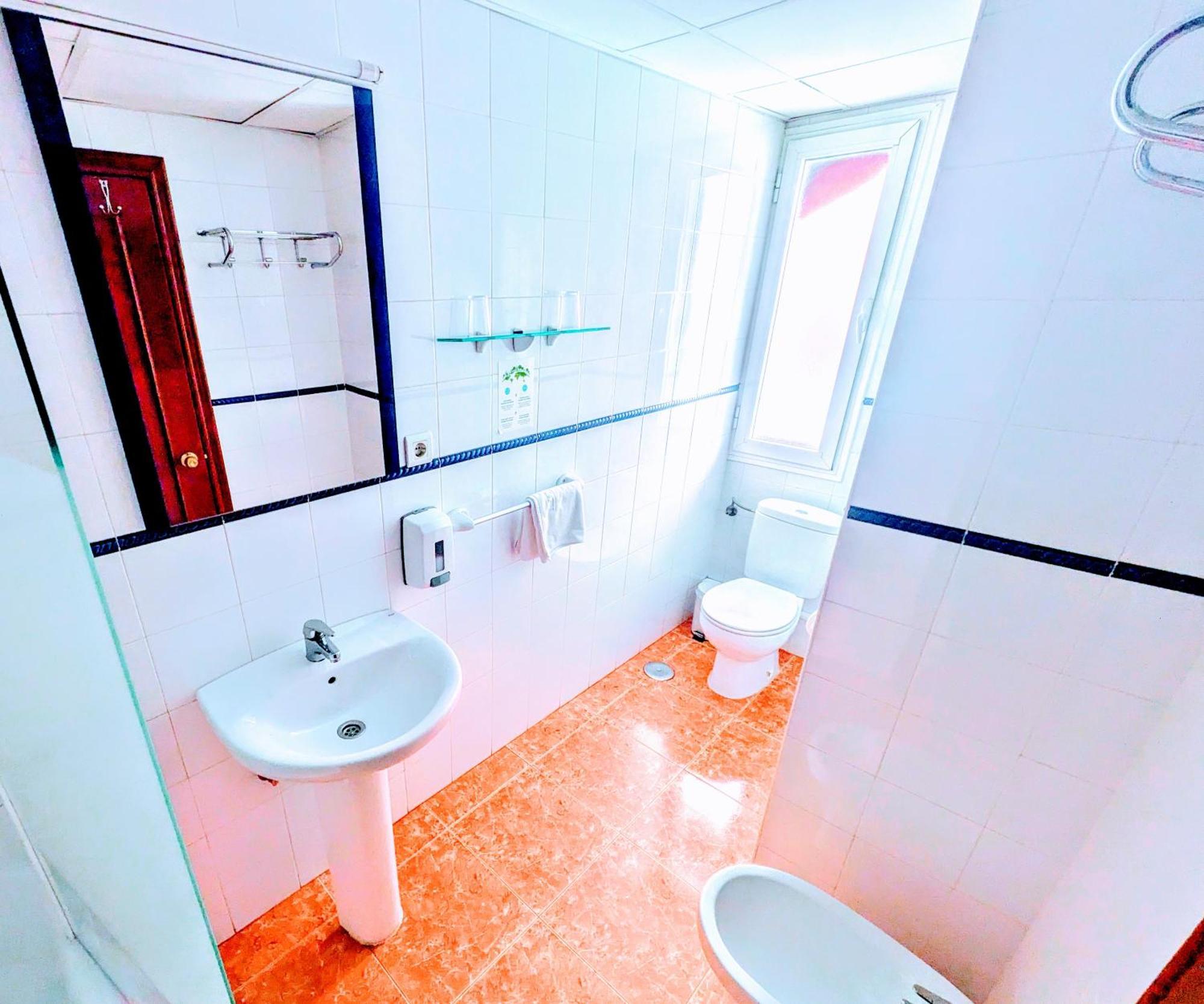 Hostal Jentoft Σεβίλλη Εξωτερικό φωτογραφία